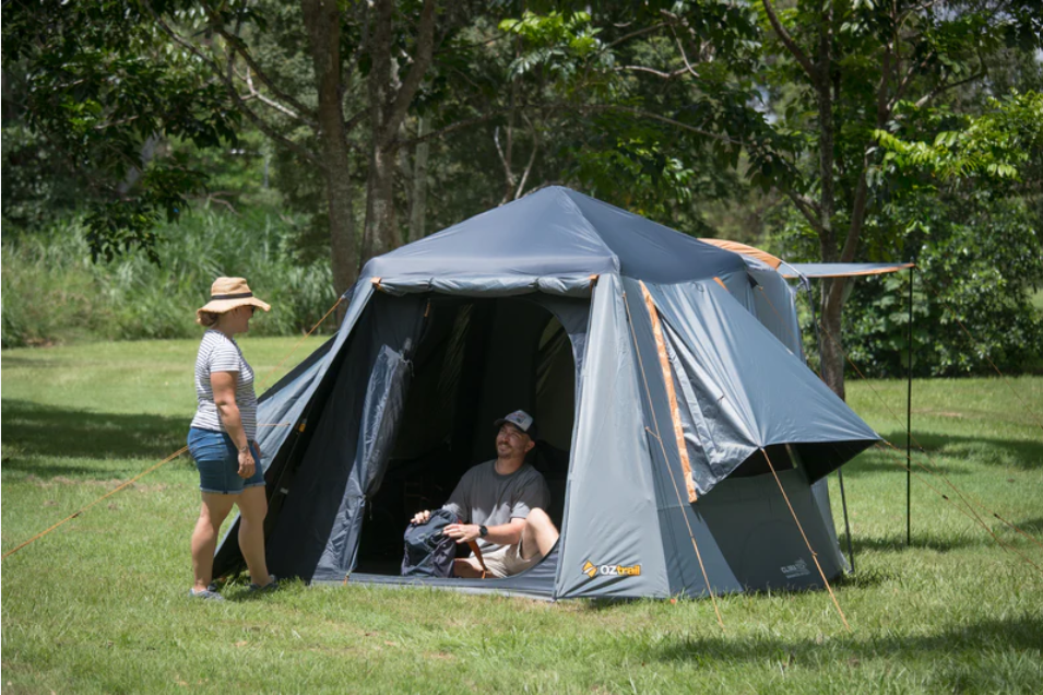 OZTRAIL FAST FRAME BLOCKOUT LUMOS TENT 4 PERSON