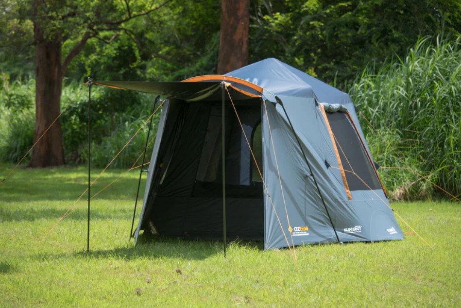 OZTRAIL FAST FRAME BLOCKOUT LUMOS TENT 4 PERSON