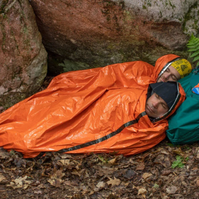 SURVIVE OUTDOORS LONGER EMERGENCY BIVVY BAG WITH RESCUE WHISTLE AND TINDER CORD