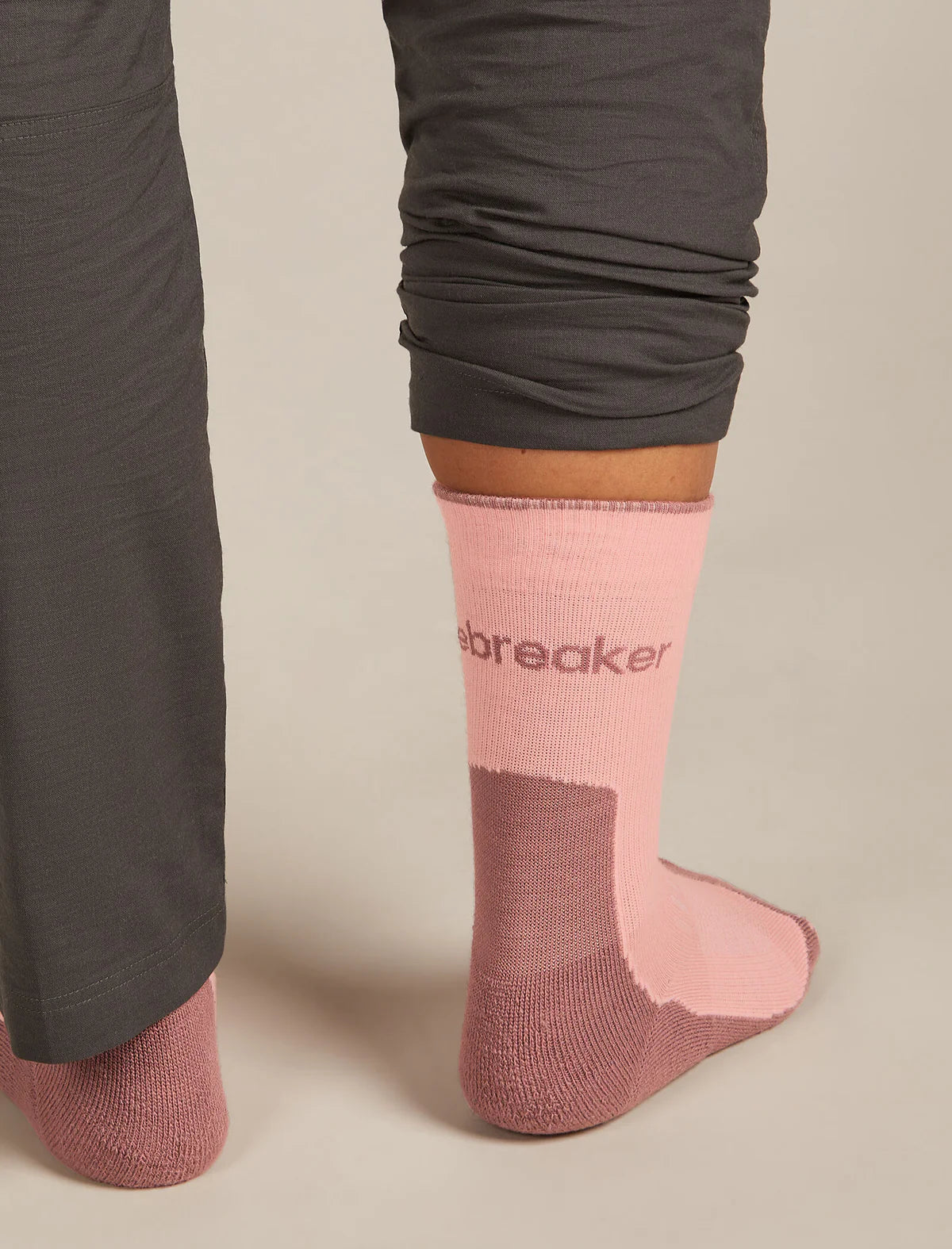 ICBREAKER WOMENS HIKE + LIGHT CREW SOCKS