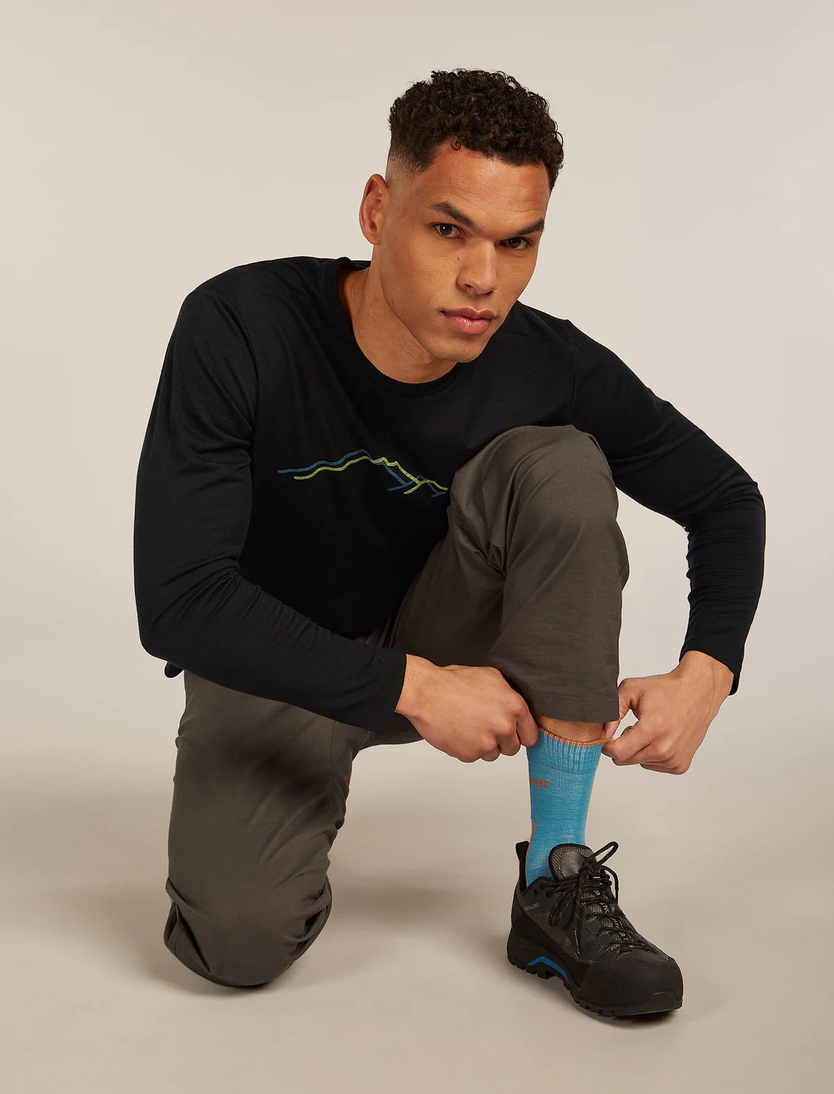 ICEBREAKER MENS HIKE + LIGHT CREW SOCKS