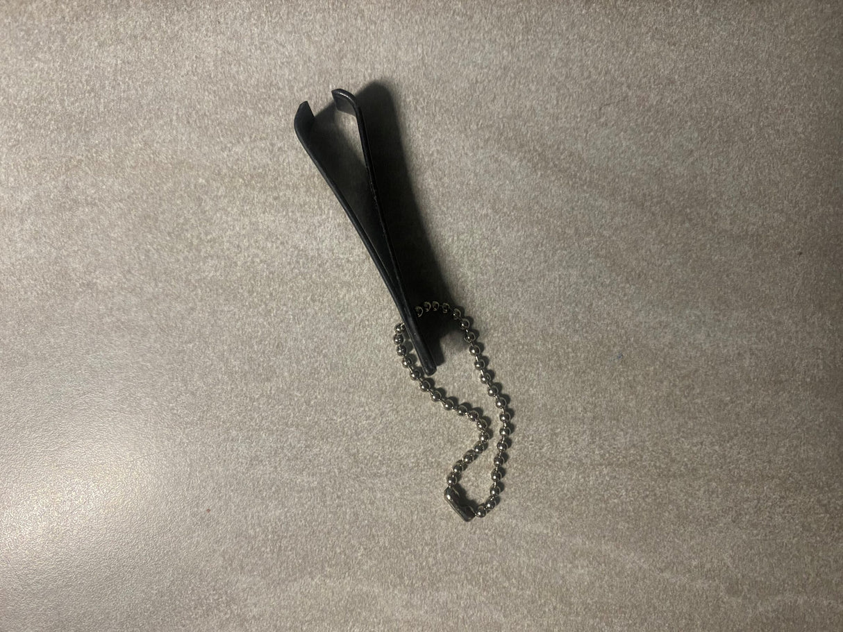 NIPPER WITH HOOK EYE CLEANER