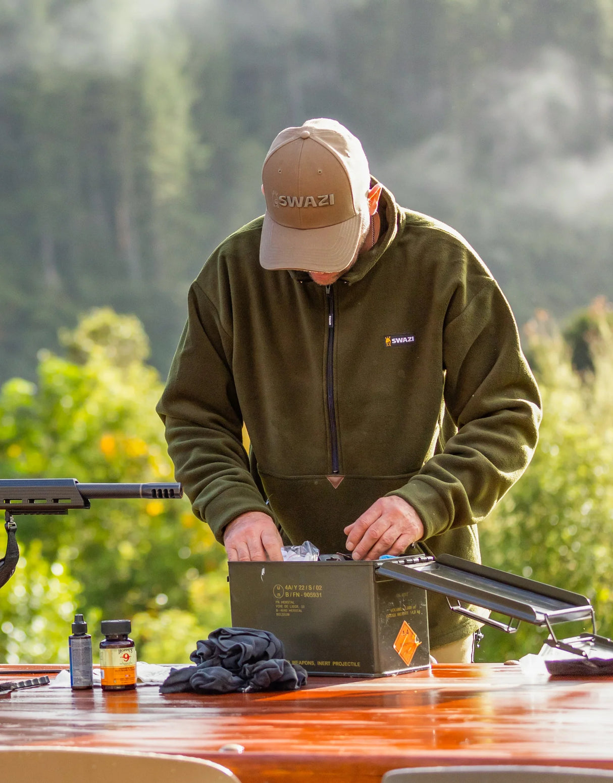 SWAZI DOUGHROASTER FLEECE JUMPER - BLACK
