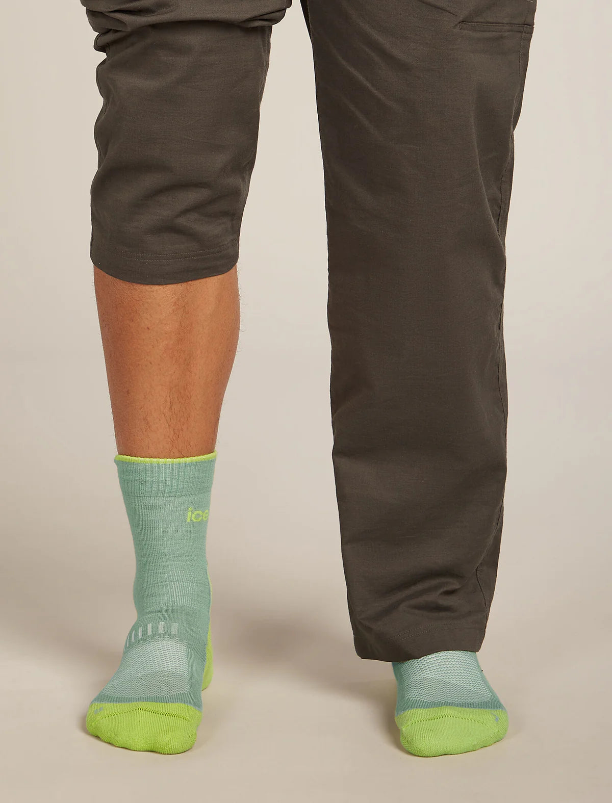 ICEBREAKER MENS HIKE + LIGHT CREW SOCKS