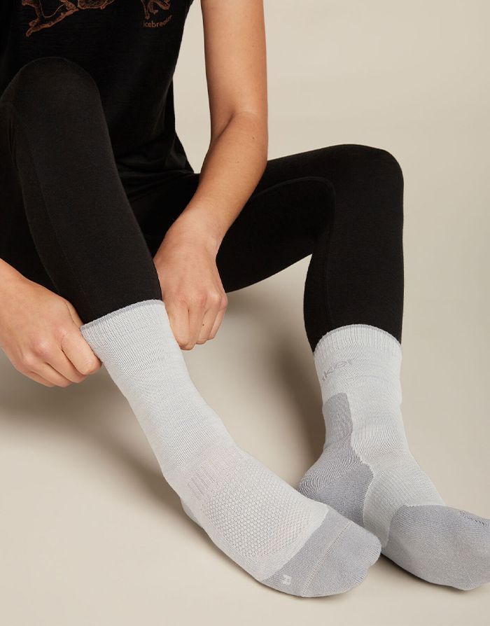 ICEBREAKER WOMENS HIKE + MEDIUM CREW SOCKS