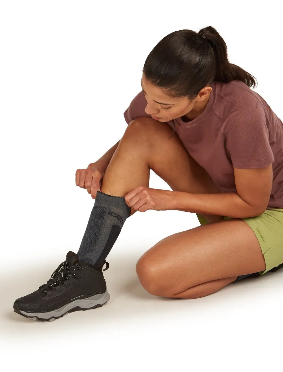 ICEBREAKER WOMENS HIKE + HEAVY CREW SOCKS